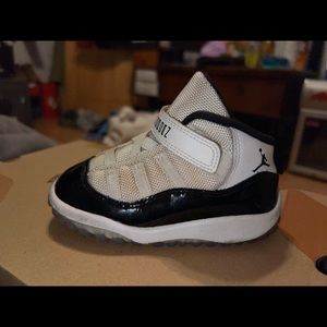 Kid Jordan 11 concords 8c